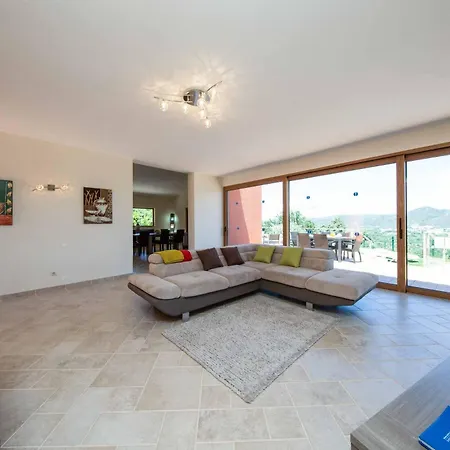 Casa * Salir
